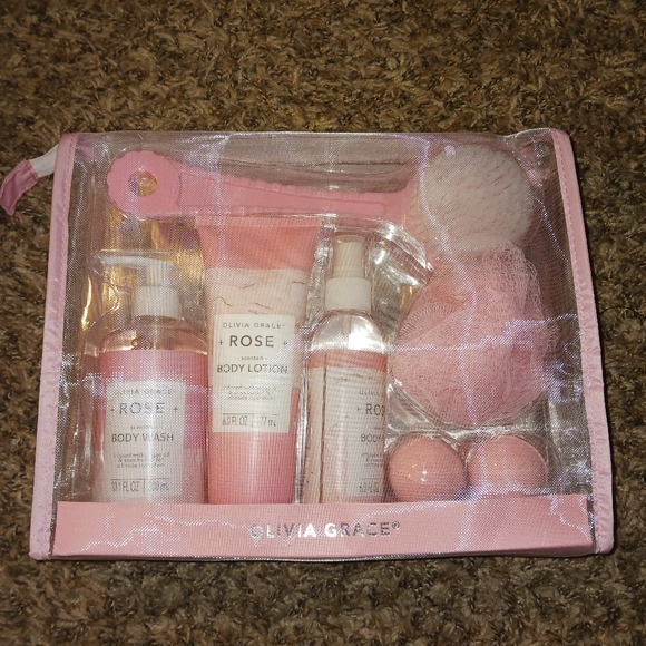 NWT! OLIVIA GRACE ROSE Beauty Set - Picture 1 of 8